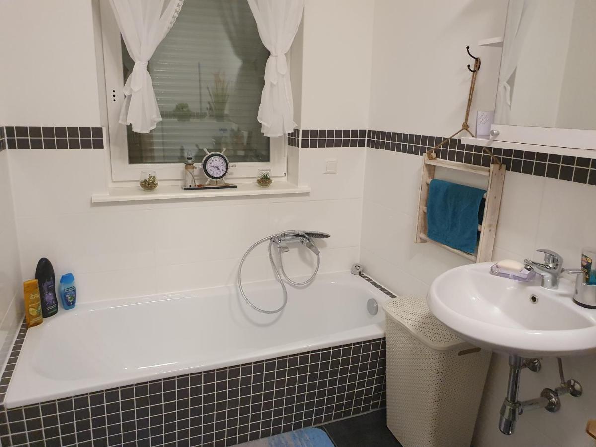 Ferienwohnung Lindenblick アーレンスフェルデ エクステリア 写真